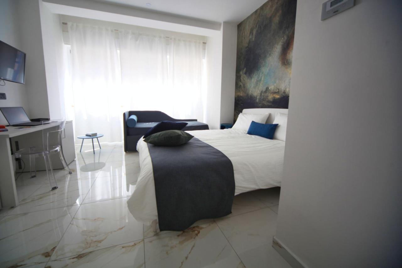 Be-Coloured Hotel Naples Exterior photo
