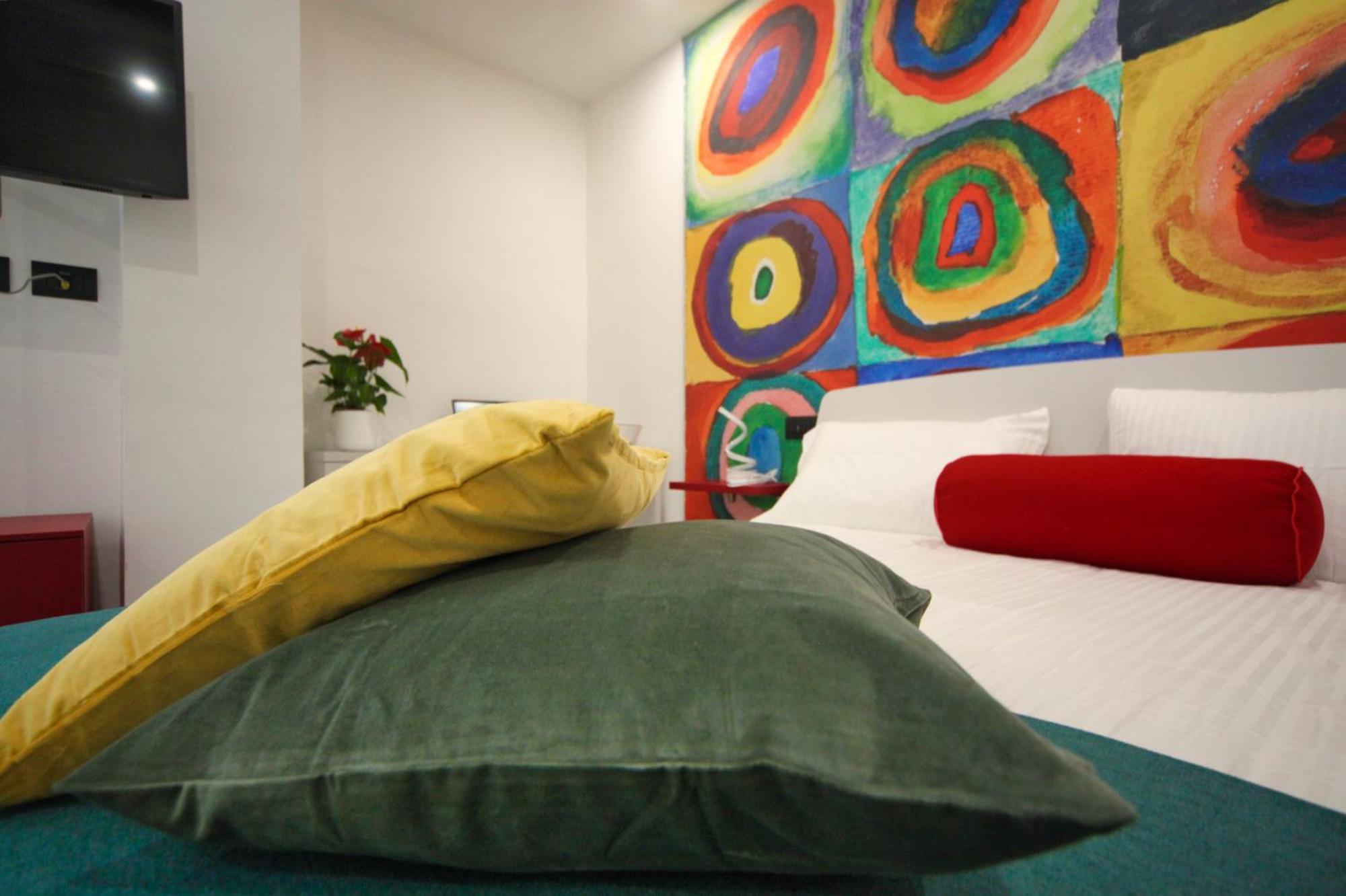 Be-Coloured Hotel Naples Room photo