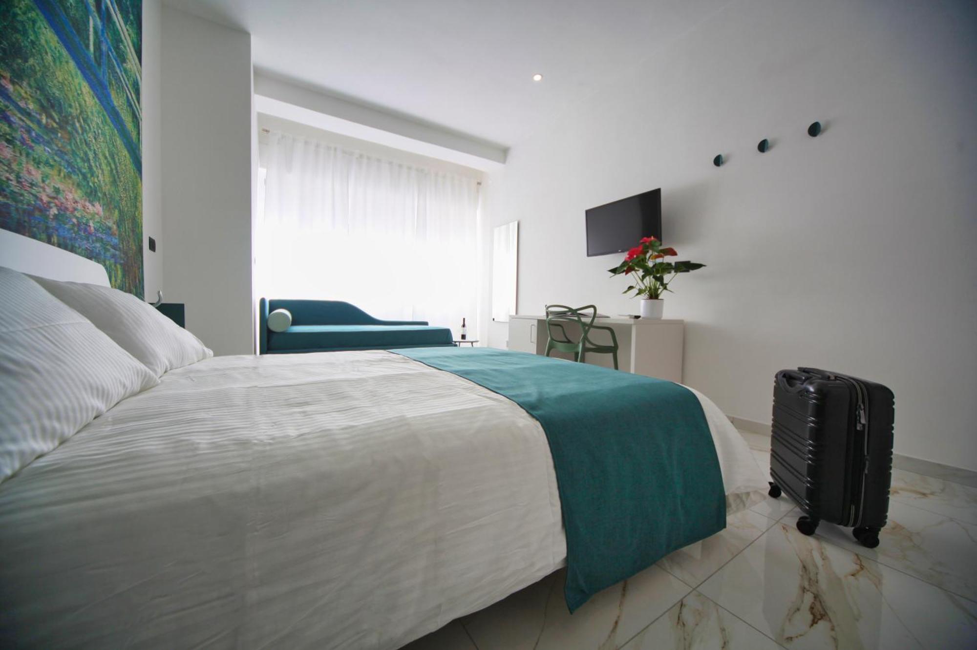 Be-Coloured Hotel Naples Room photo