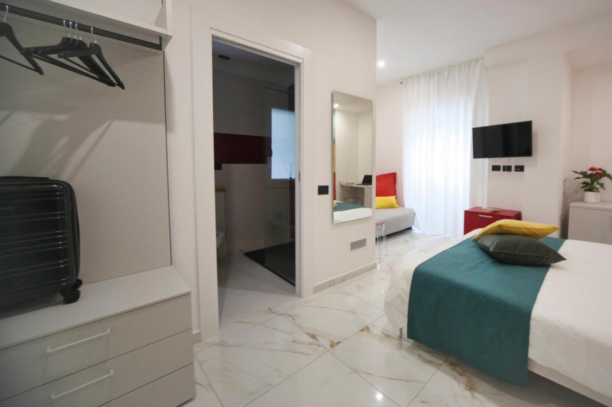 Be-Coloured Hotel Naples Room photo